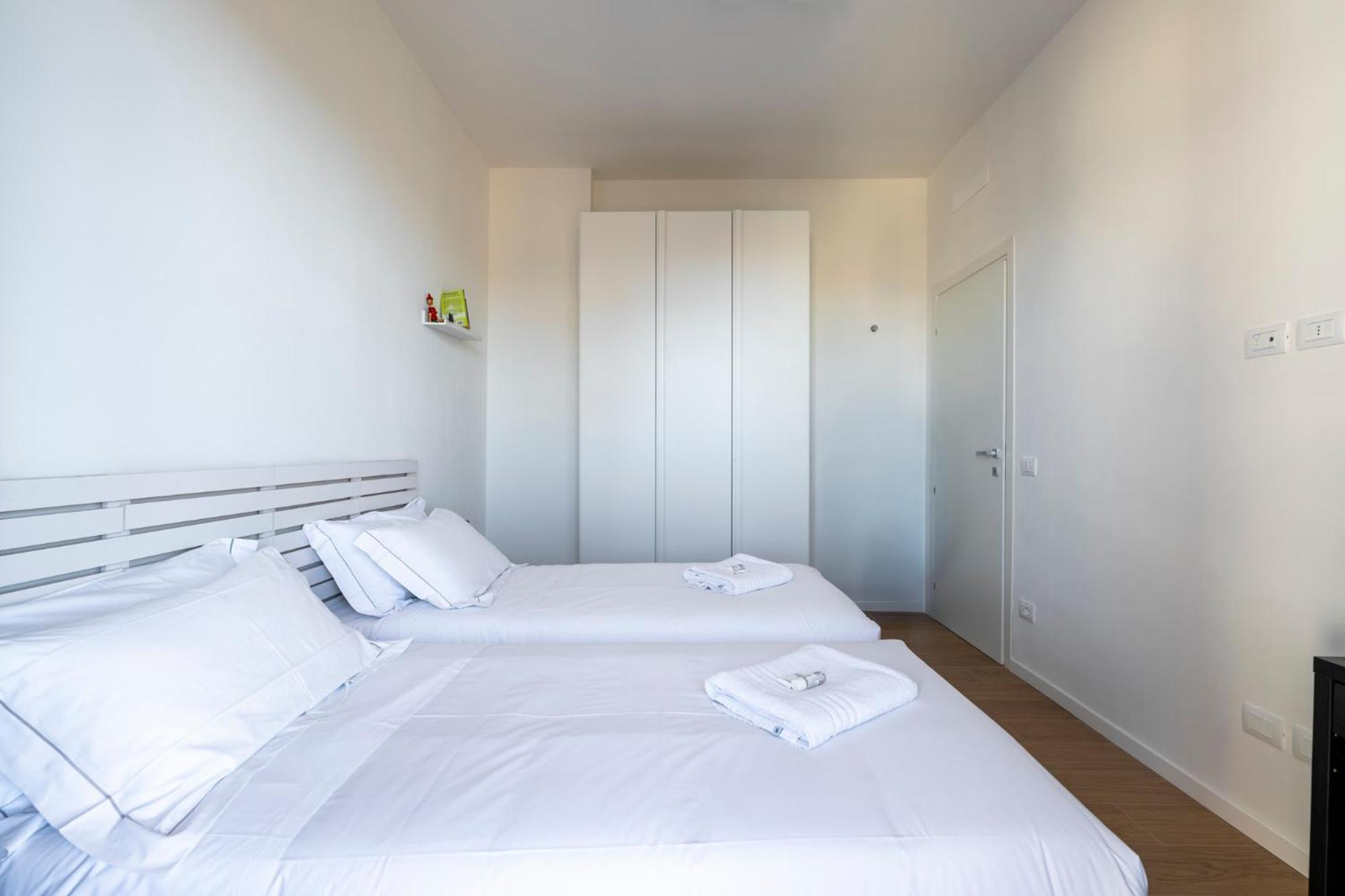 New 2bdr - Panoramic Penthouse With Parking Space